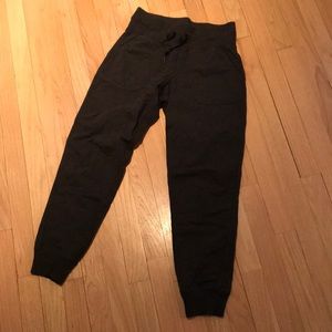 Lululemon Comfy as Sweat Pants - Grey, size 4